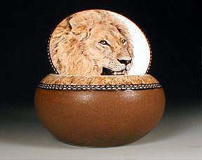 Lion Pot